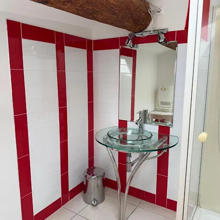 아파트 Au Coeur D Un Caveau De Degustation De Vin Olonzac